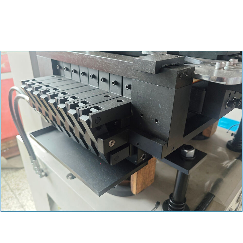 TH-710E double station heavy-duty walled sole attaching machine with 16 side pressure rubber pads for uniform and efficient shoe sole bonding. TH-710E double station heavy-duty walled sole attaching machine with 16 side pressure rubber pads for uniform and efficient shoe sole bonding.