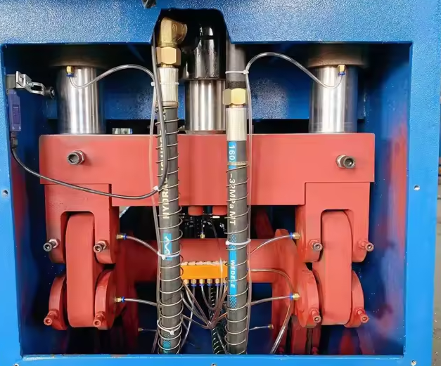 Tenghong TH-109 Four Column Hydraulic Vertical-type Leather Measuring Cutting Machine designed for precise cutting of plastic EVA and leather materials in shoe manufacturing. Tenghong TH-109 Four Column Hydraulic Vertical-type Leather Measuring Cutting Machine designed for precise cutting of plastic EVA and leather materials in shoe manufacturing.