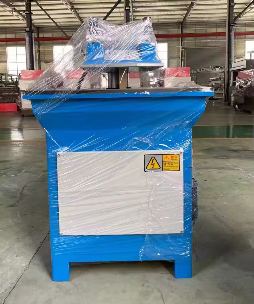 Hydraulic Swing Arm Clicking Press Die Cutting Machine designed for precise cutting of leather and similar materials using a hydraulic-powered swing arm mechanism. Hydraulic Swing Arm Clicking Press Die Cutting Machine designed for precise cutting of leather and similar materials using a hydraulic-powered swing arm mechanism.