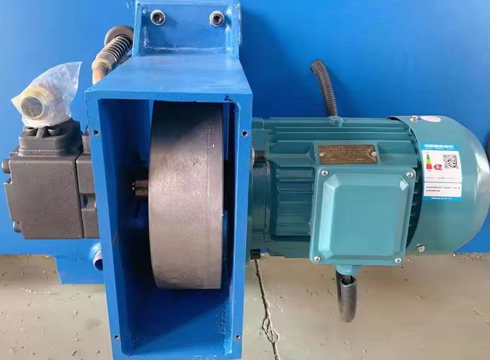 Tenghong TH-109 Four Column Hydraulic Vertical-type Leather Measuring Cutting Machine designed for precise cutting of plastic EVA and leather materials in shoe manufacturing. Tenghong TH-109 Four Column Hydraulic Vertical-type Leather Measuring Cutting Machine designed for precise cutting of plastic EVA and leather materials in shoe manufacturing.