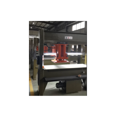 TW-588/3 Travelling Head Cutting Machine Featuring a Movable Cutting Head, Wide Cutting Surface, and Hydraulic System for Precision Cutting of Leather, Textiles, and Soft Materials.